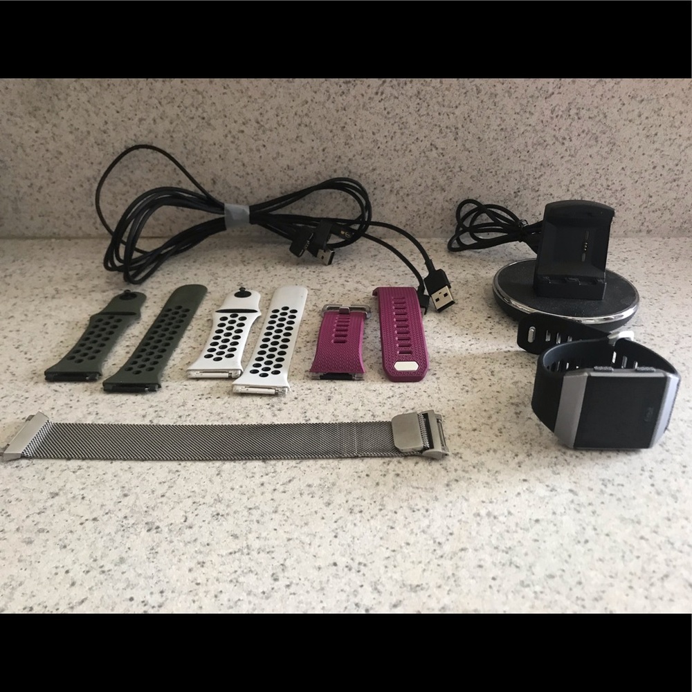 FitBit Ionic + Accessories